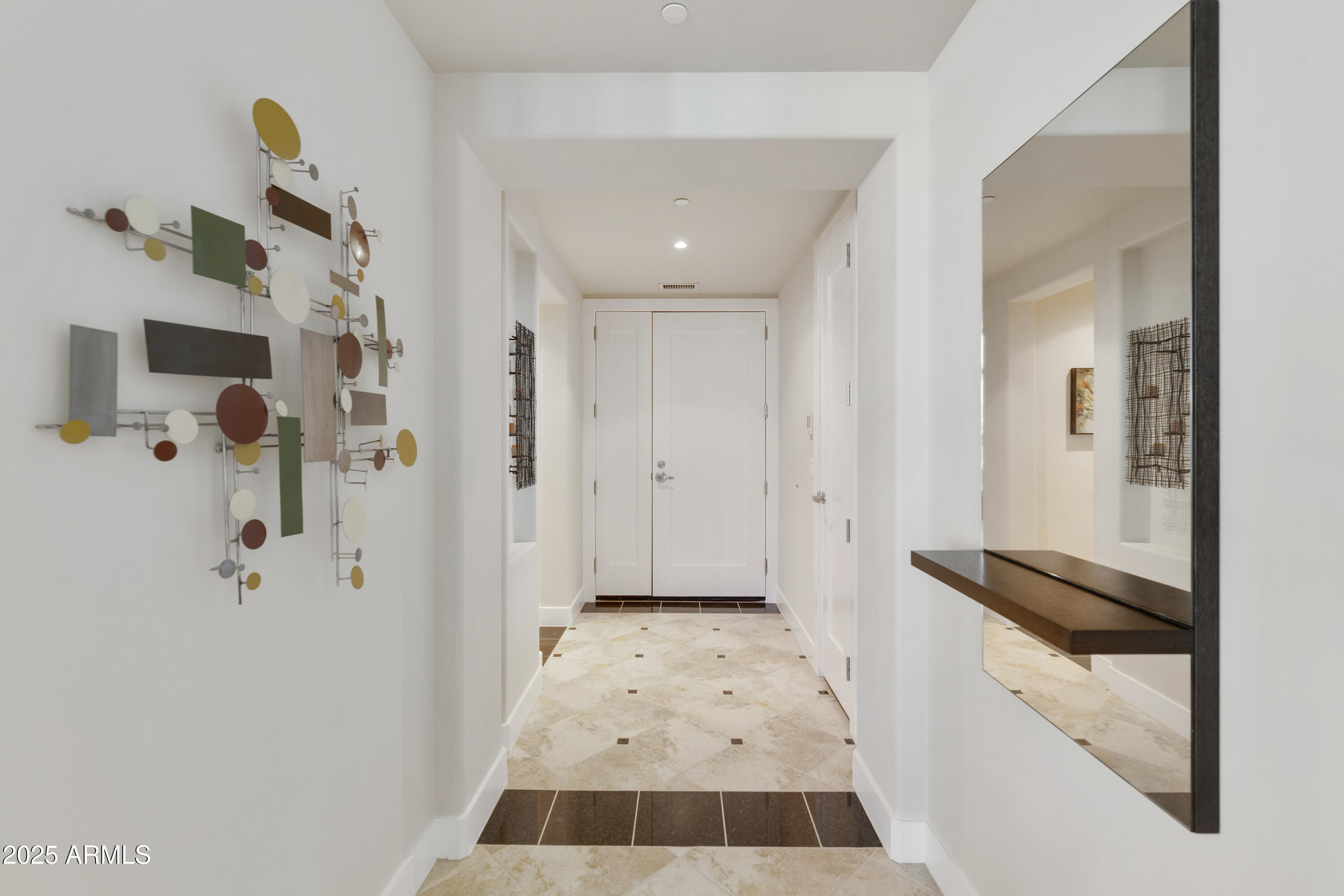 140 E RIO SALADO Parkway 302