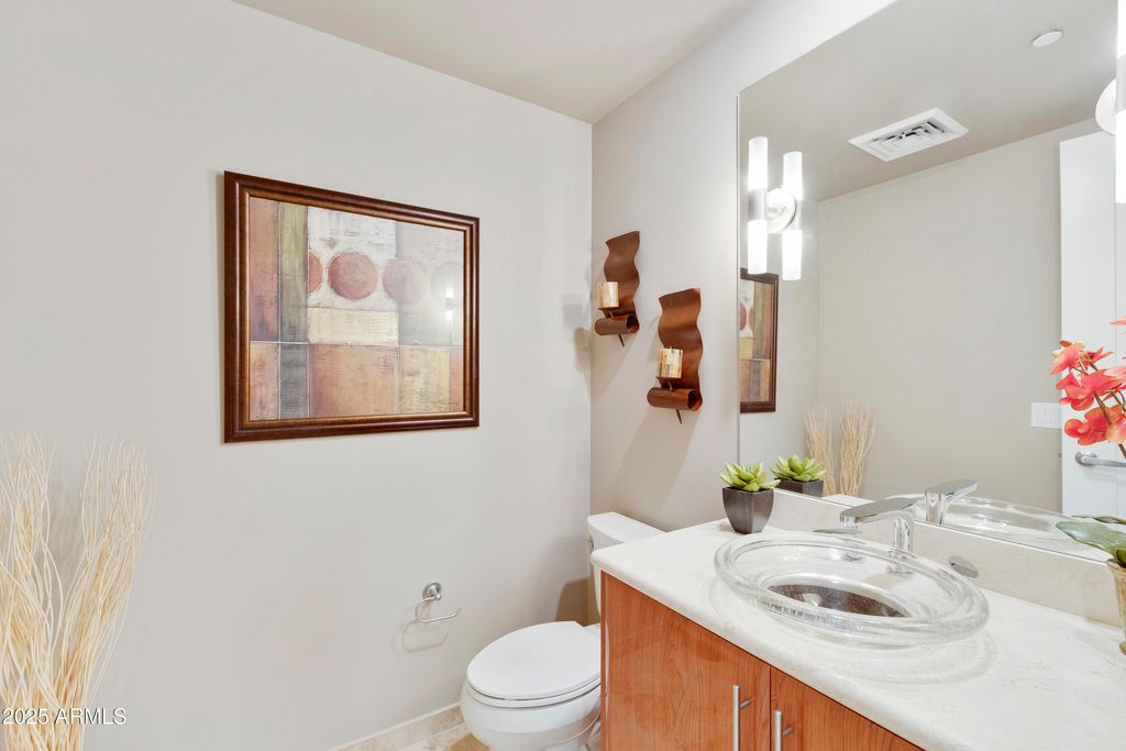 Photo of 140 E Rio Salado Parkway #302, Tempe, AZ 85281 (MLS # 6900984)