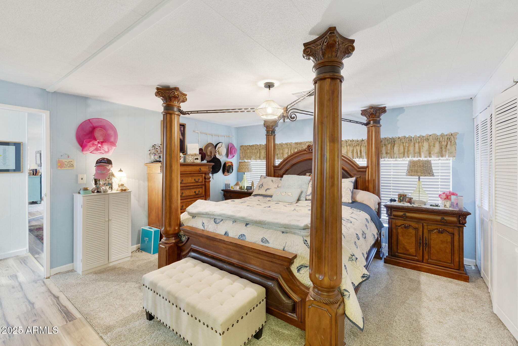 120 N VAL VISTA Drive 250