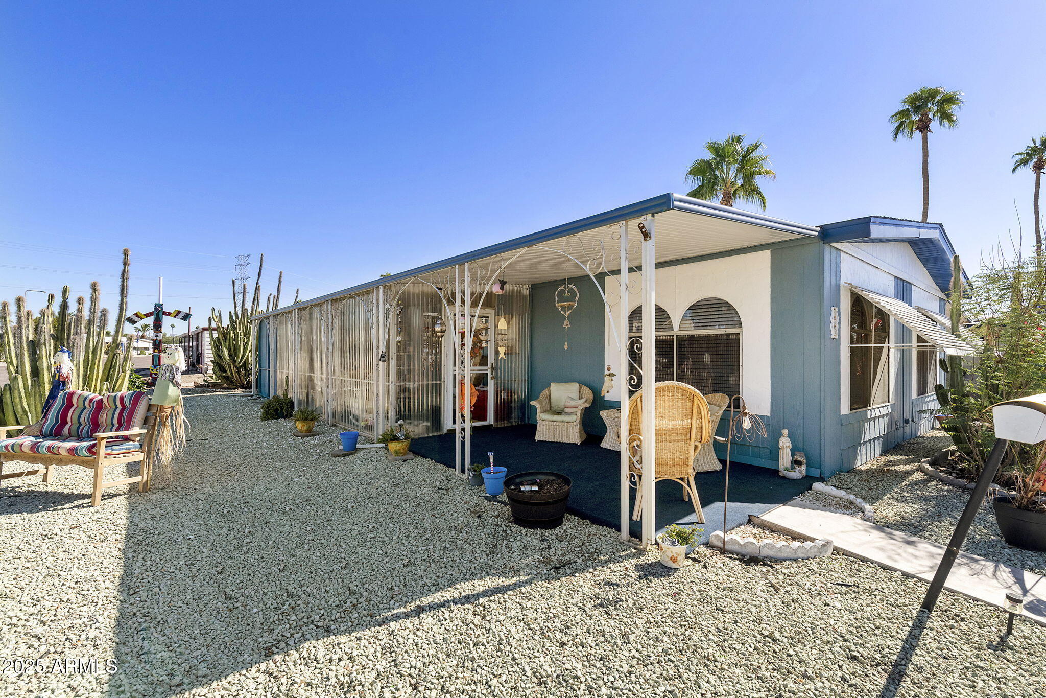 120 N VAL VISTA Drive 250