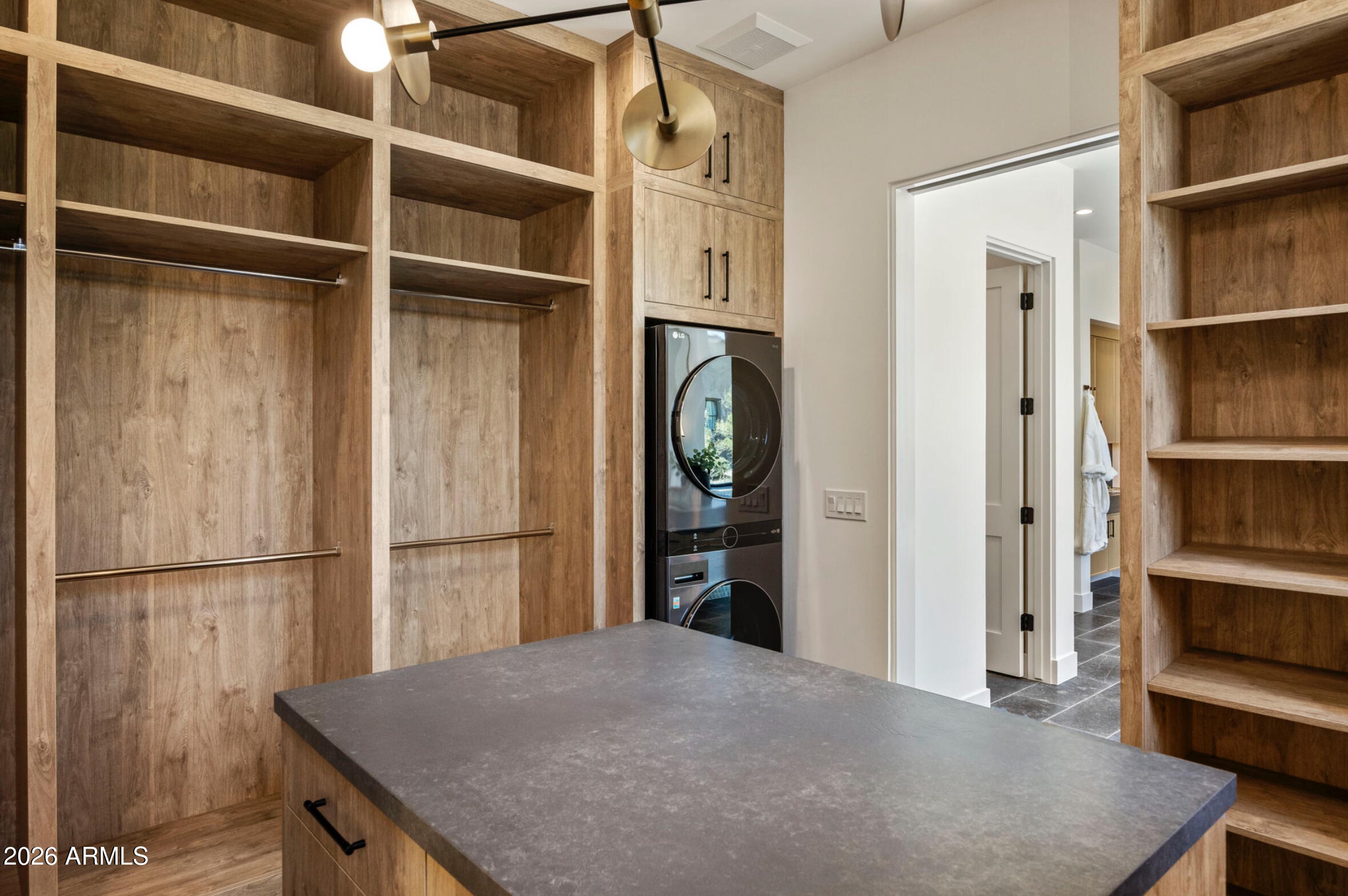 WHISPER ROCK UNIT 1 - Residential