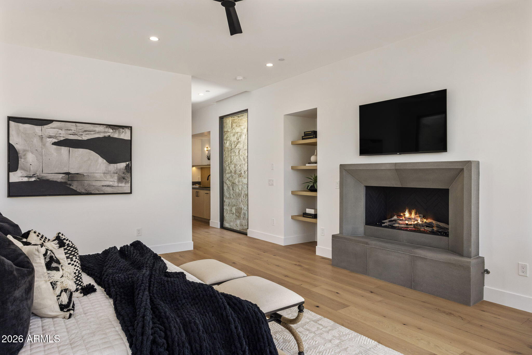 WHISPER ROCK UNIT 1 - Residential