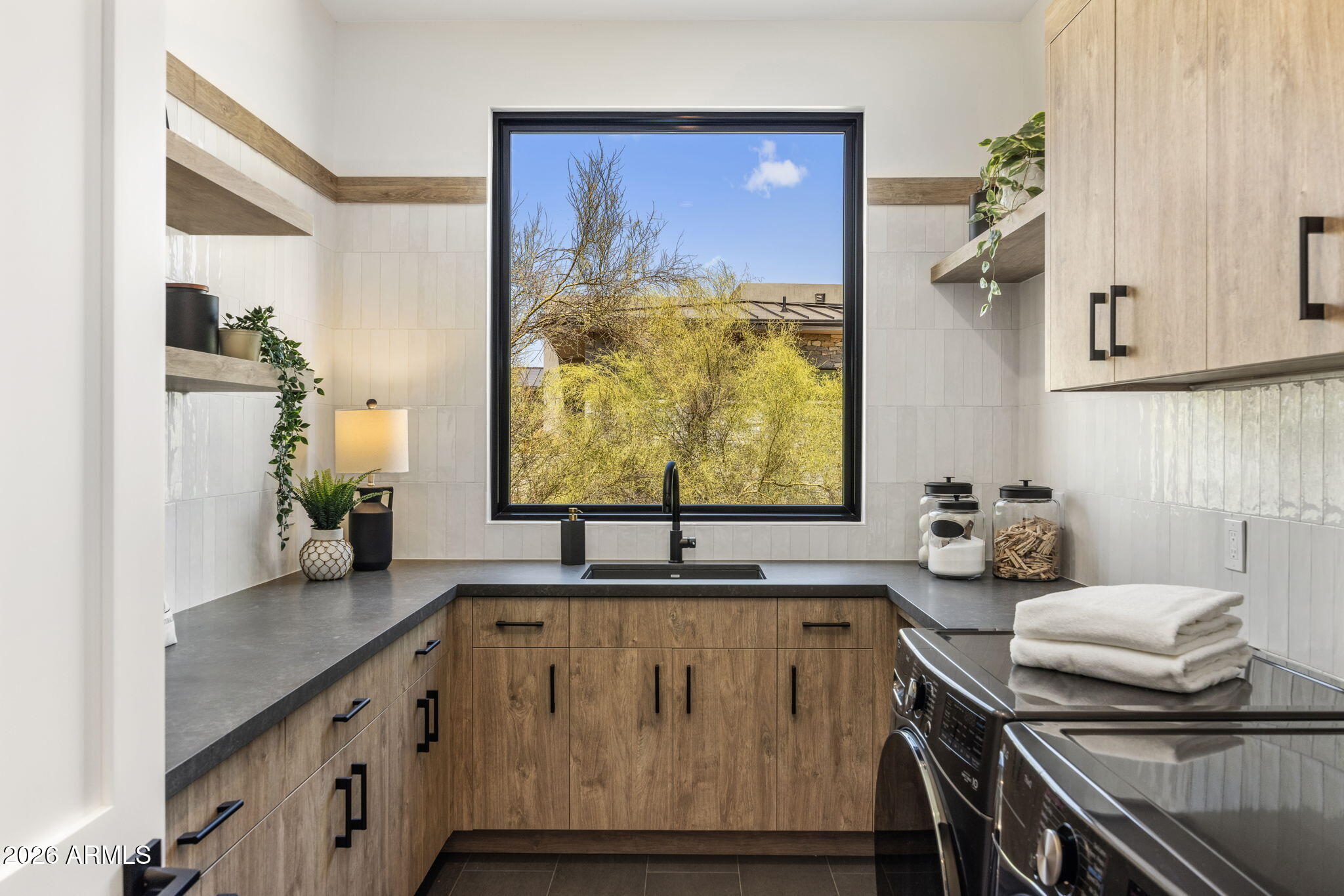WHISPER ROCK UNIT 1 - Residential