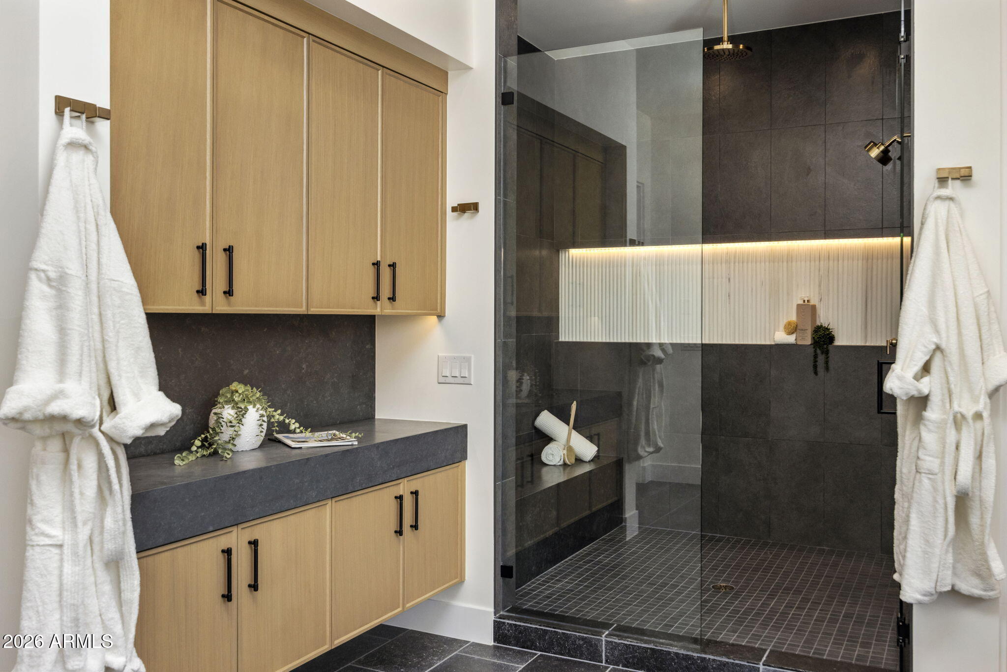 WHISPER ROCK UNIT 1 - Residential