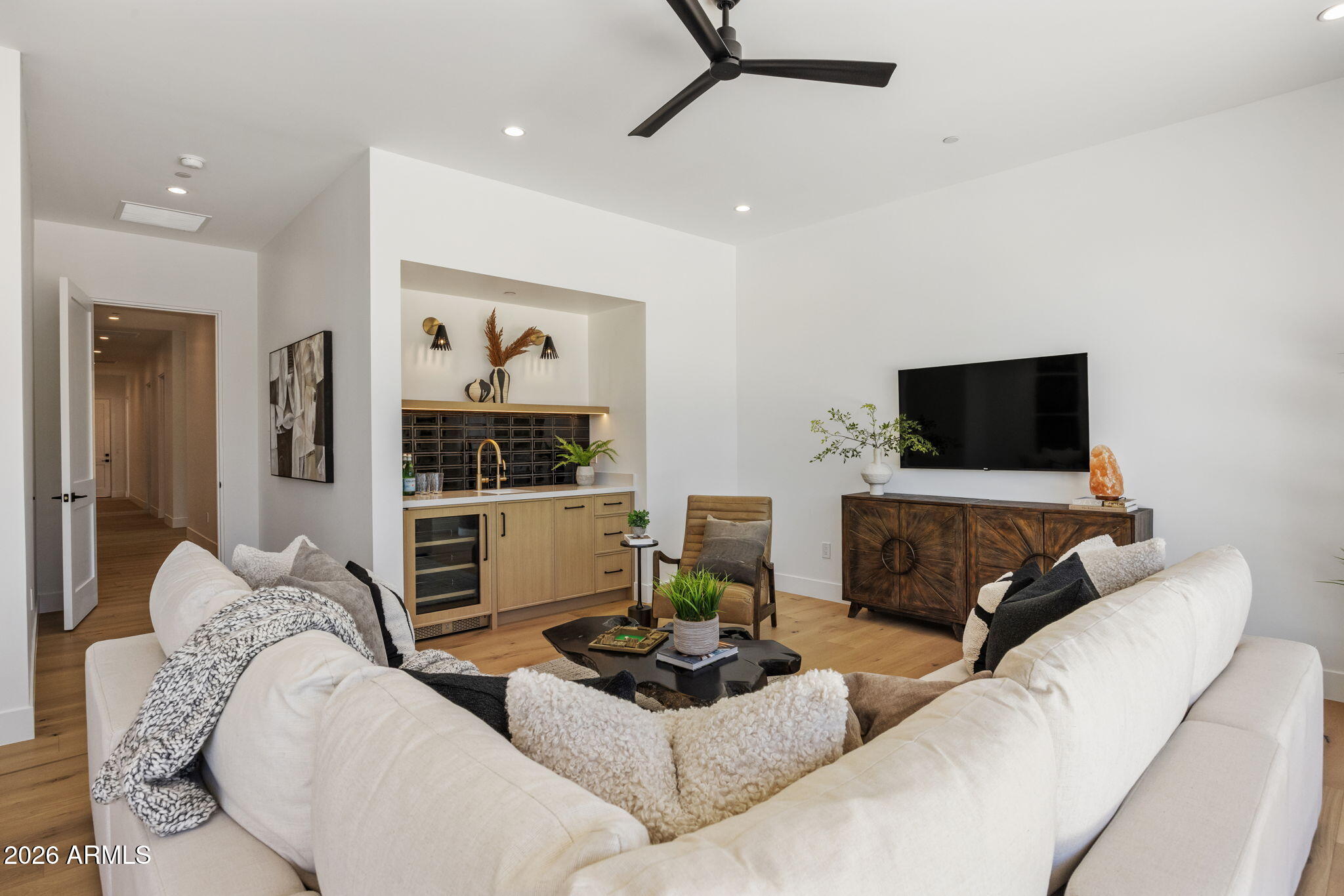 WHISPER ROCK UNIT 1 - Residential