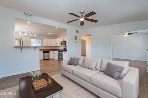 Photo of 1219 E Colter Street #8, Phoenix, AZ 85014 (MLS # 6870371)