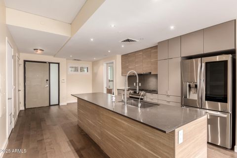 2300 E CAMPBELL Avenue 114 Phoenix AZ 85016