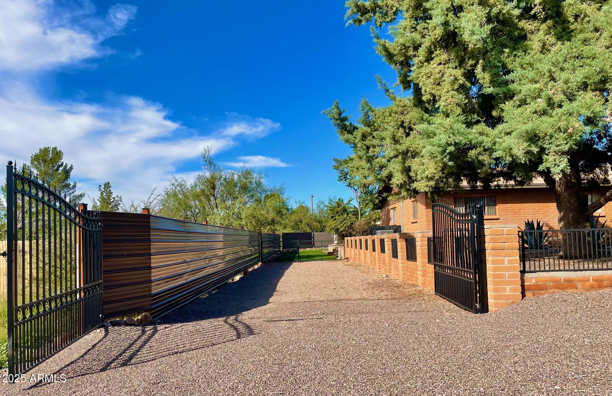 110 NIGHTHAWK Avenue