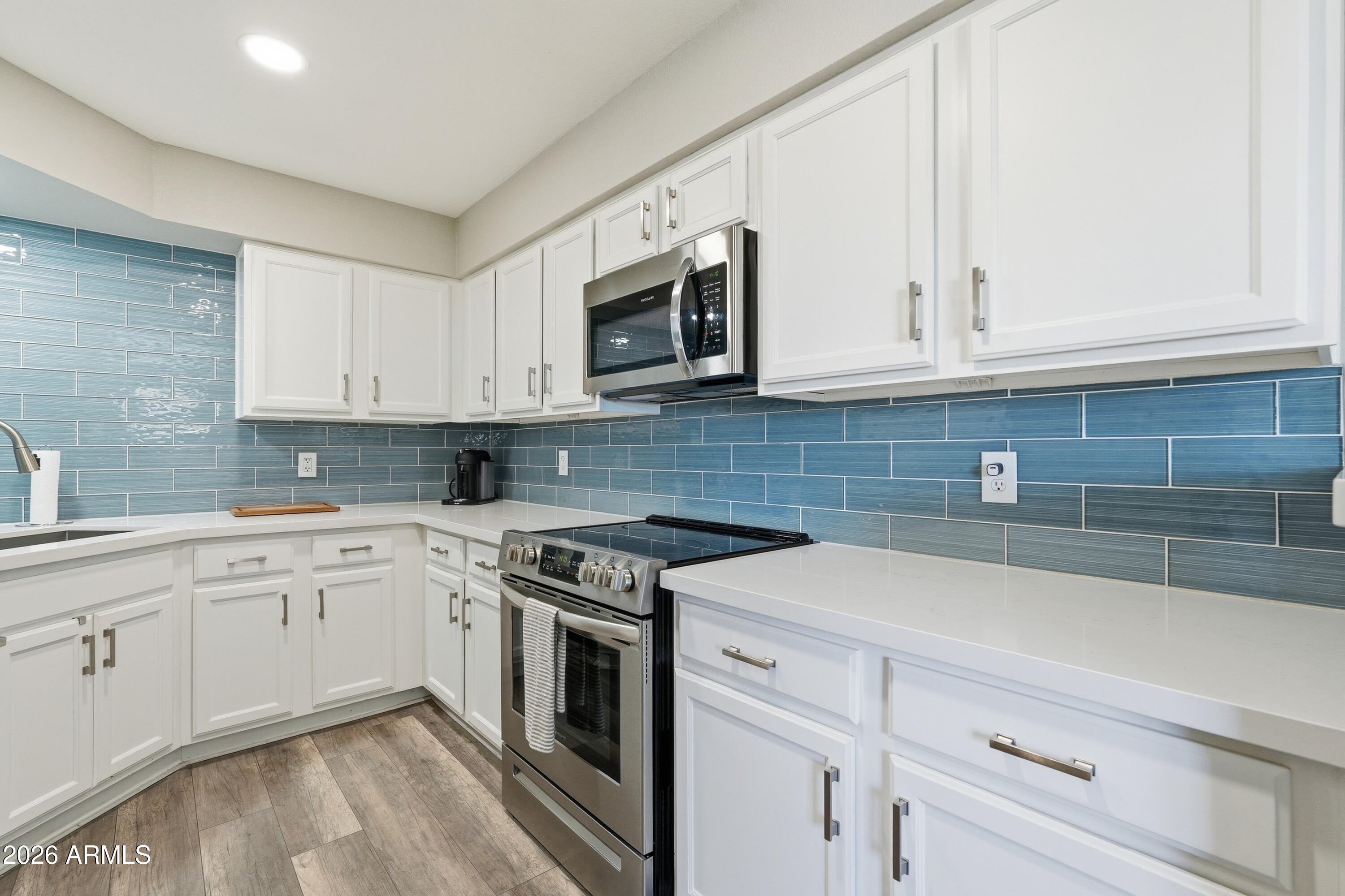 8787 E MOUNTAIN VIEW Road 2059