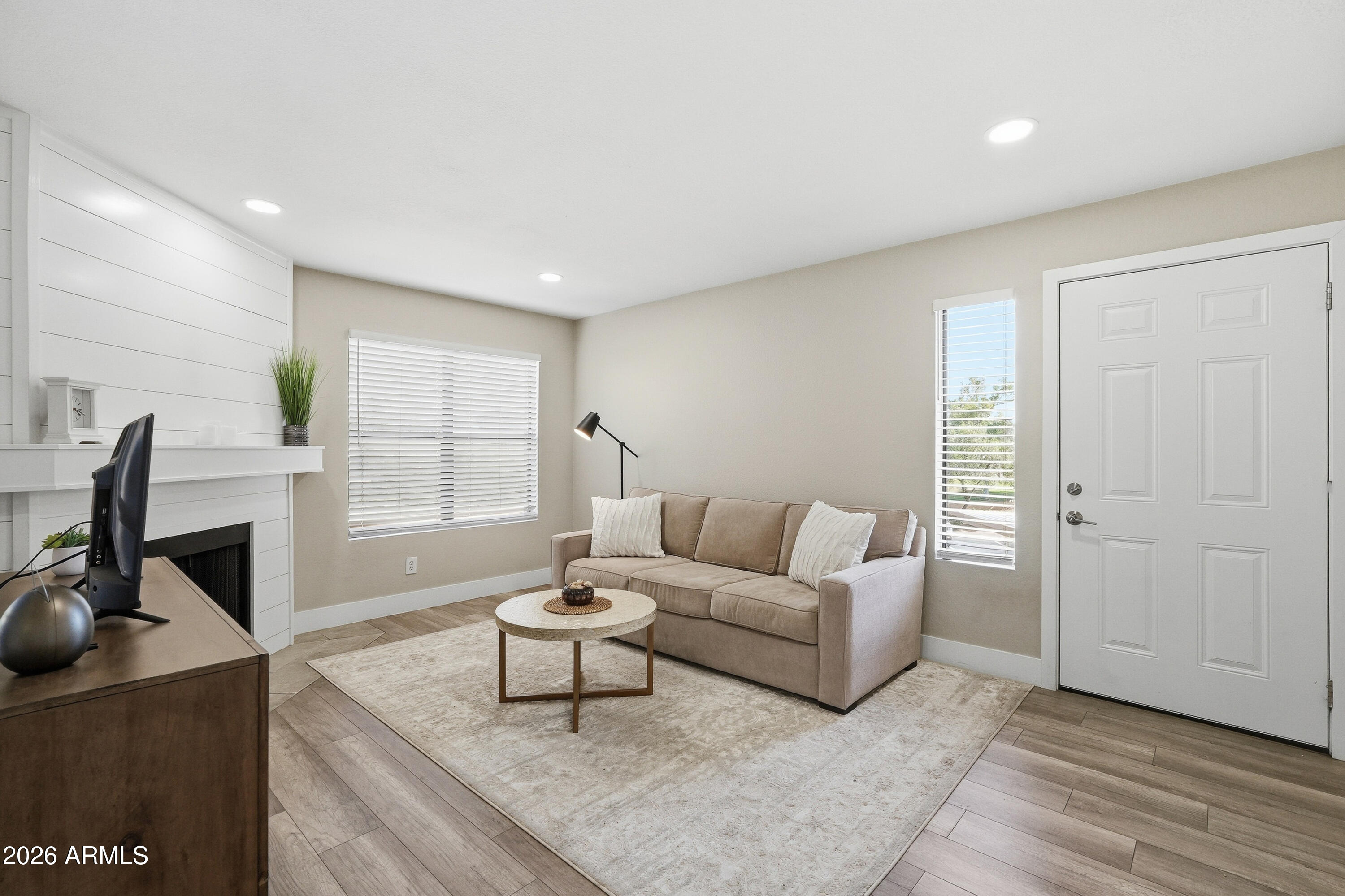 8787 E MOUNTAIN VIEW Road 2059