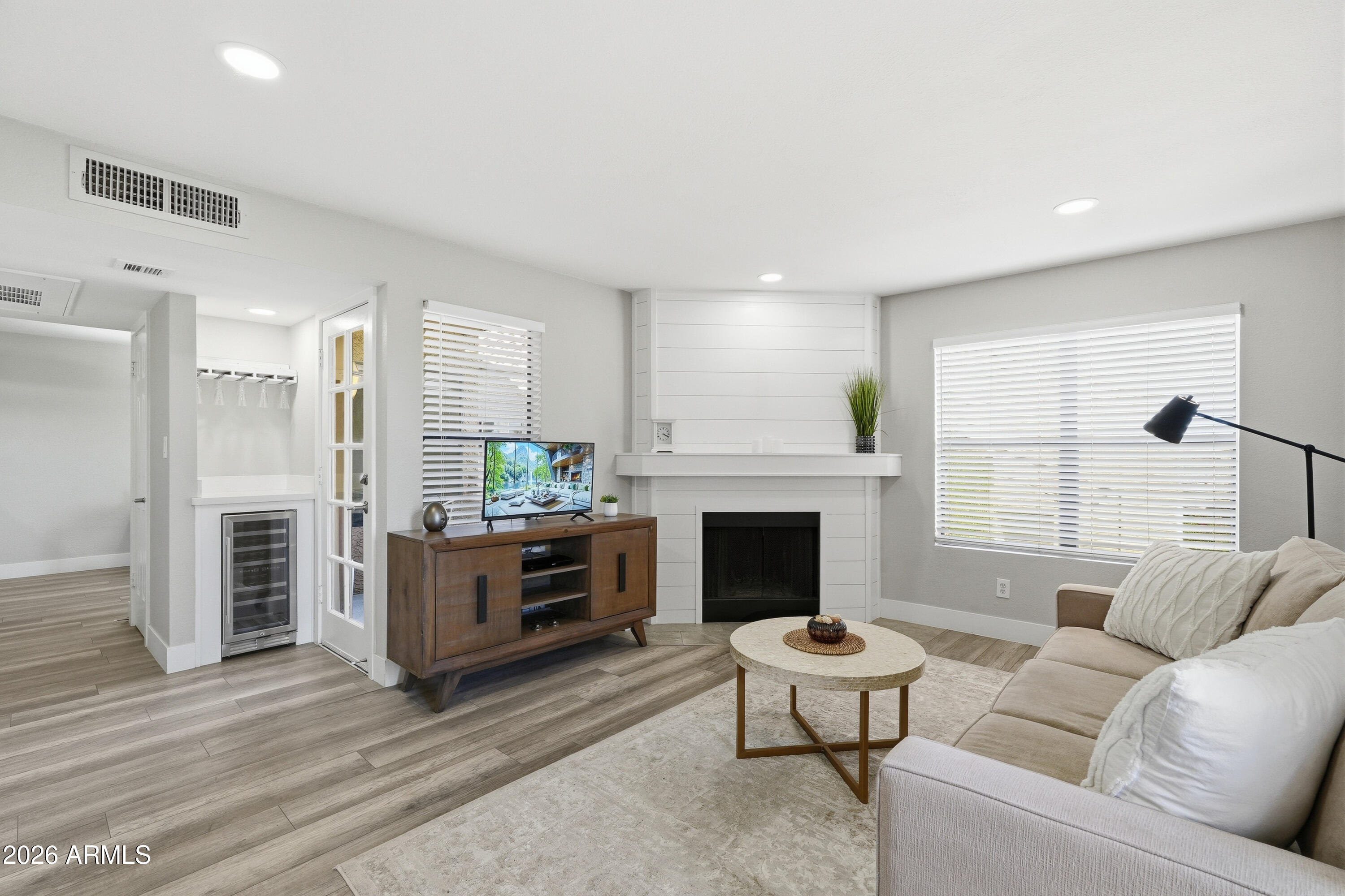 8787 E MOUNTAIN VIEW Road 2059