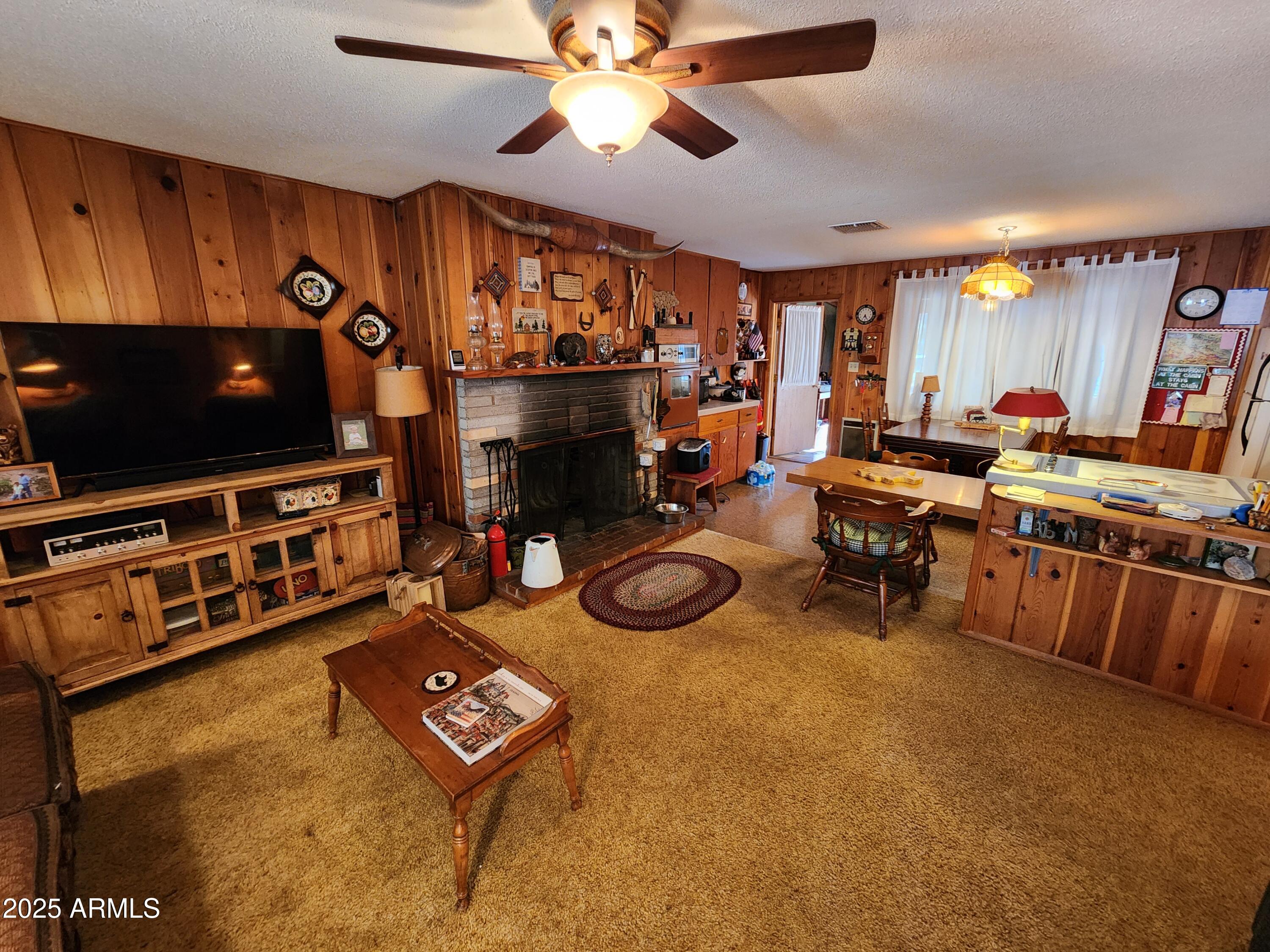 247 W DIAMOND Road
