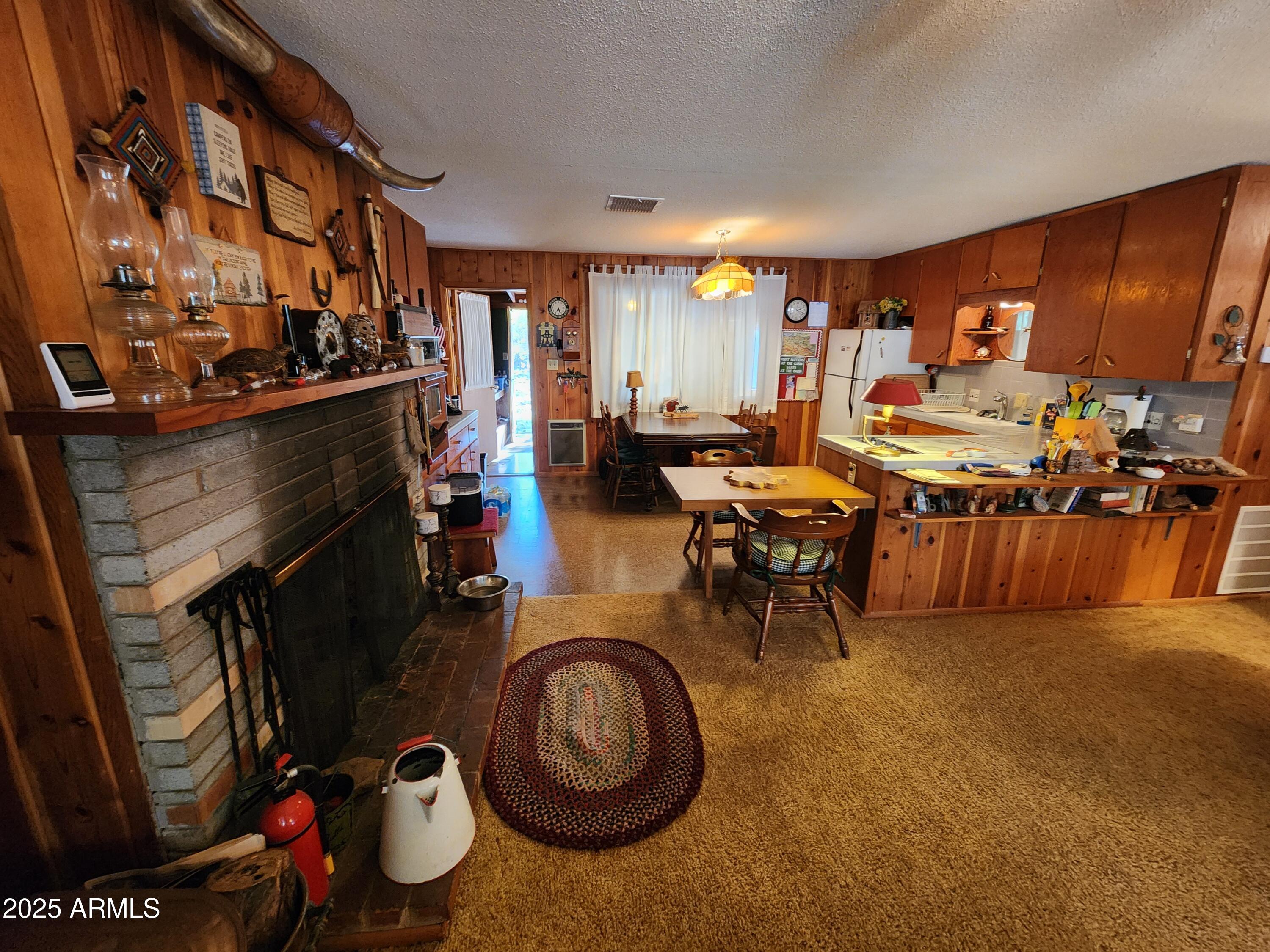 247 W DIAMOND Road