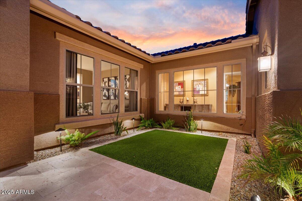 2237 W TWAIN Drive