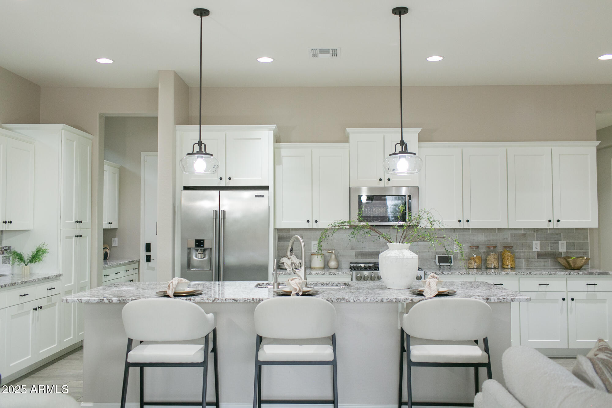 2066 N CANELO HILLS --