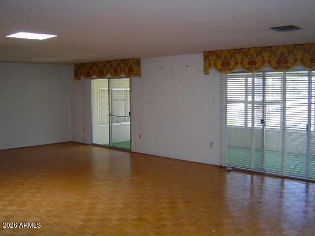 10001 W PEORIA Avenue