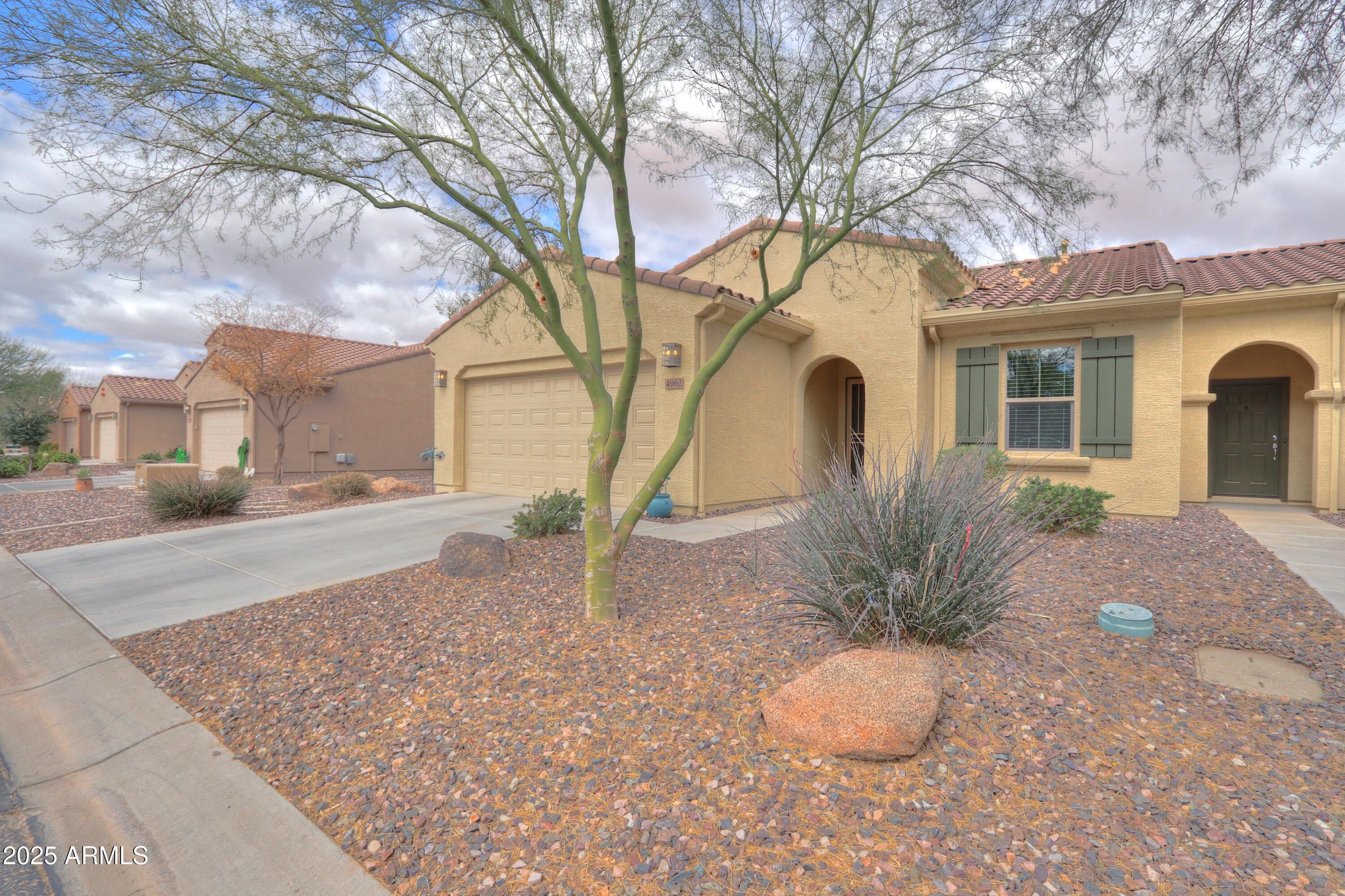 4962 W GULCH Drive