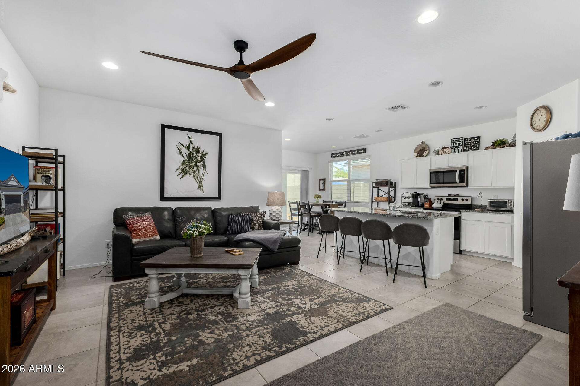 1132 W DEL MONTE Place