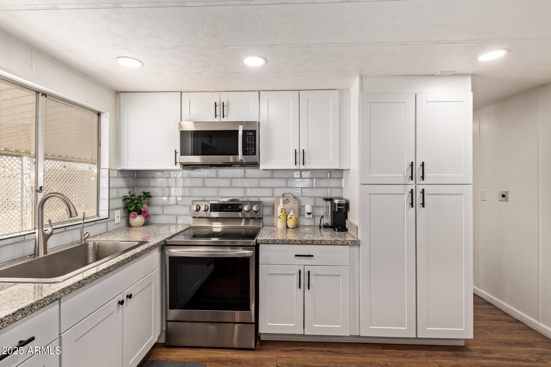 4065 E UNIVERSITY Drive 115