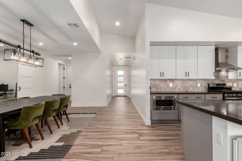 2418 E AMELIA Avenue Phoenix AZ 85016