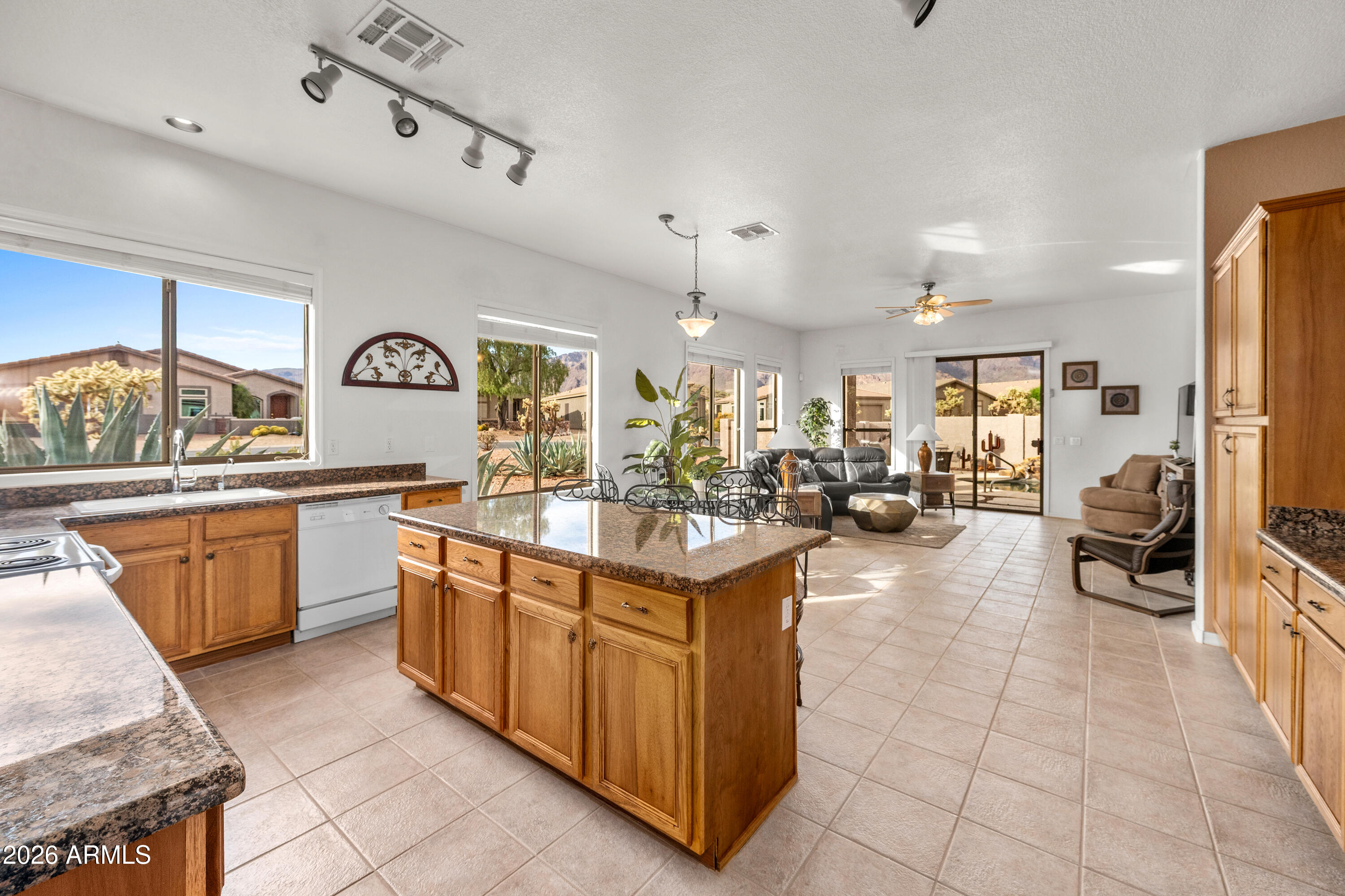 GOLD CANYON EAST - Residential