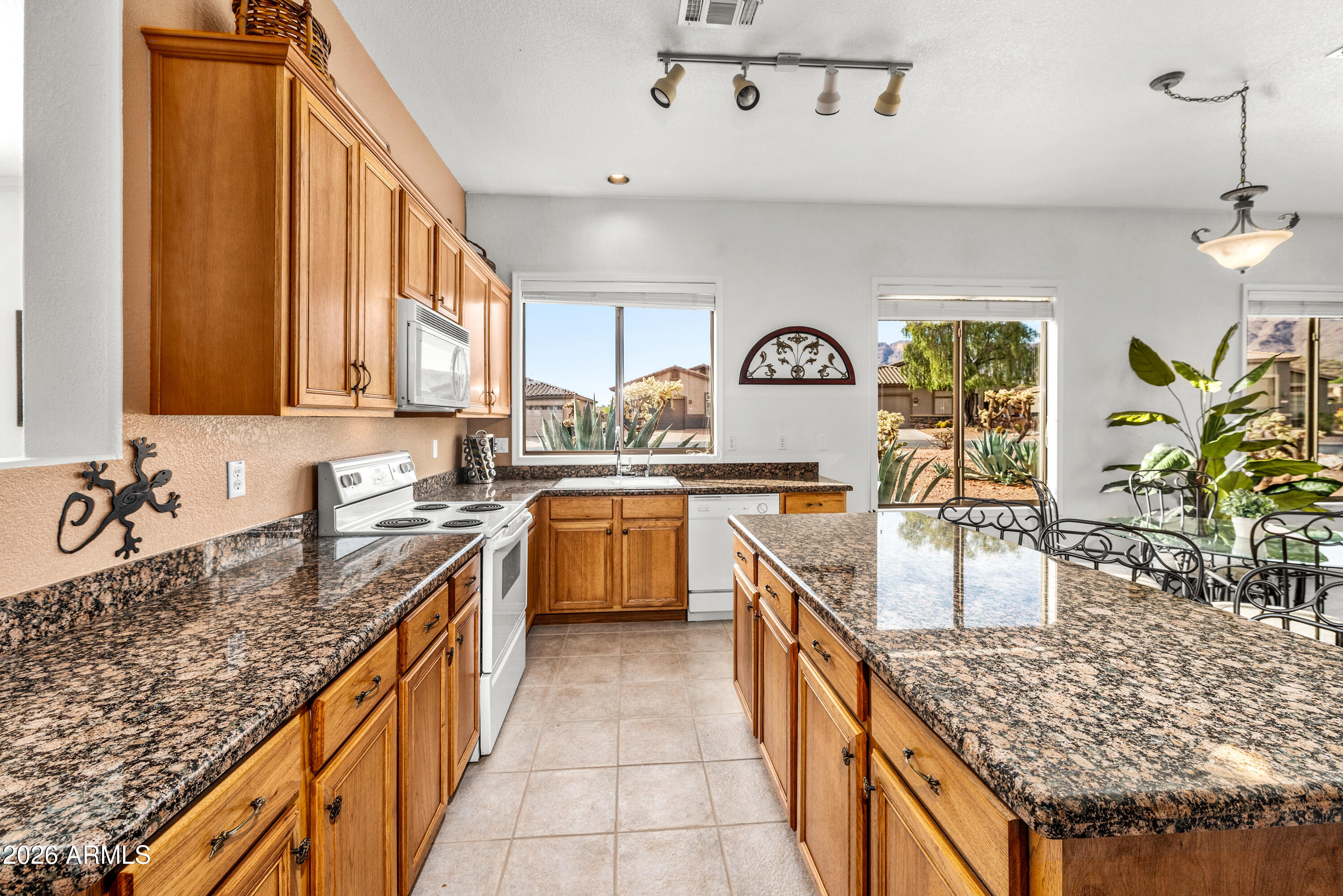 GOLD CANYON EAST - Residential