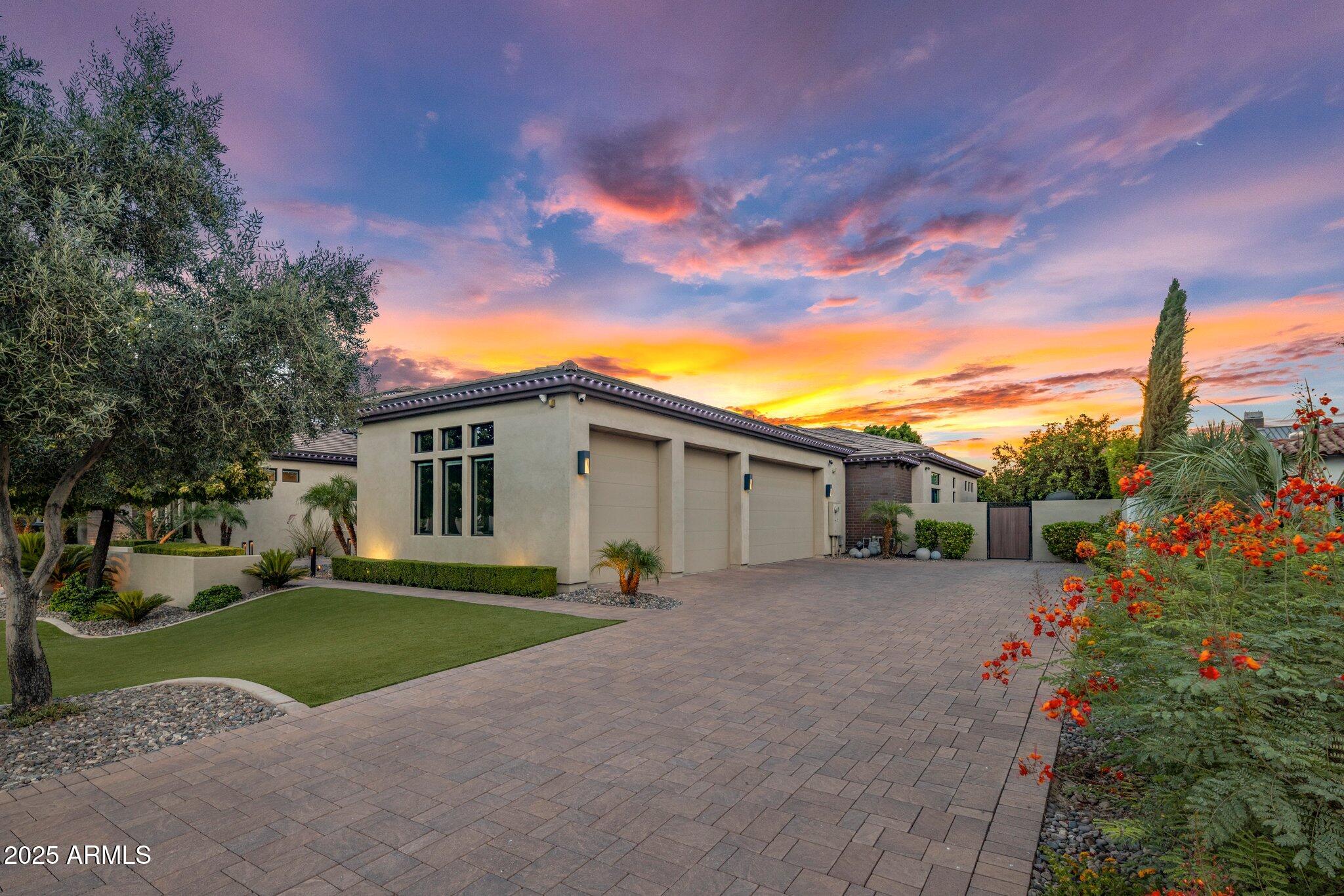 2639 E LOVEBIRD Lane