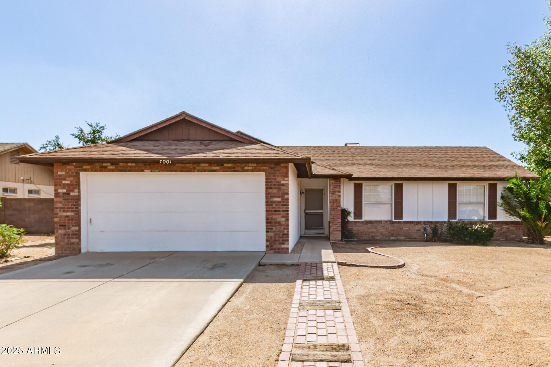 7001 W NORTH Lane