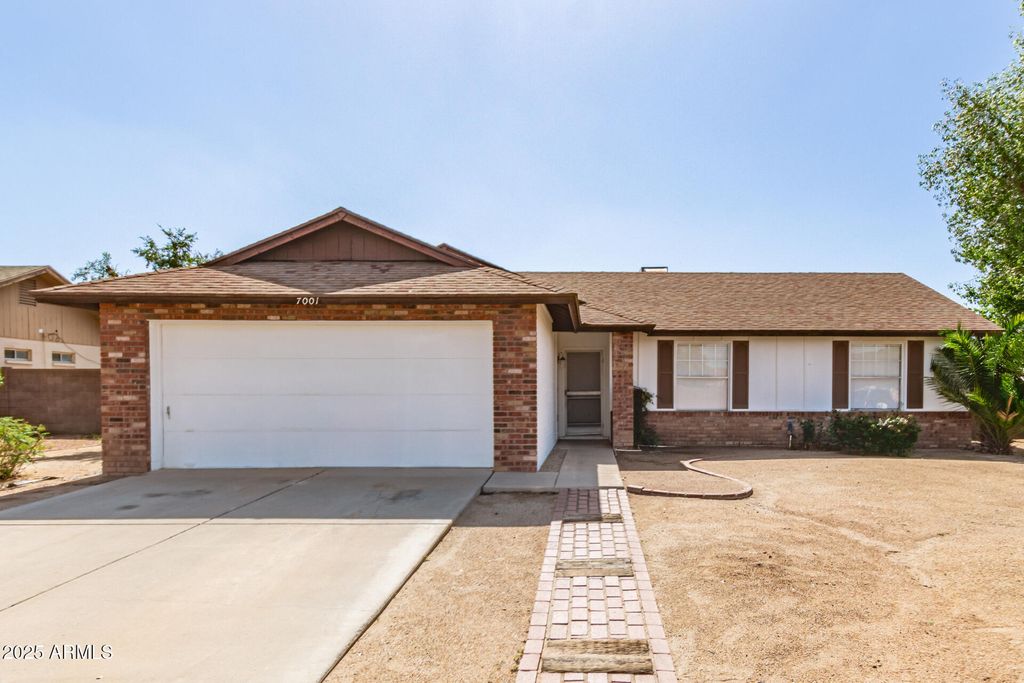 Photo of 7001 W North Lane, Peoria, AZ 85345 (MLS # 6934244)
