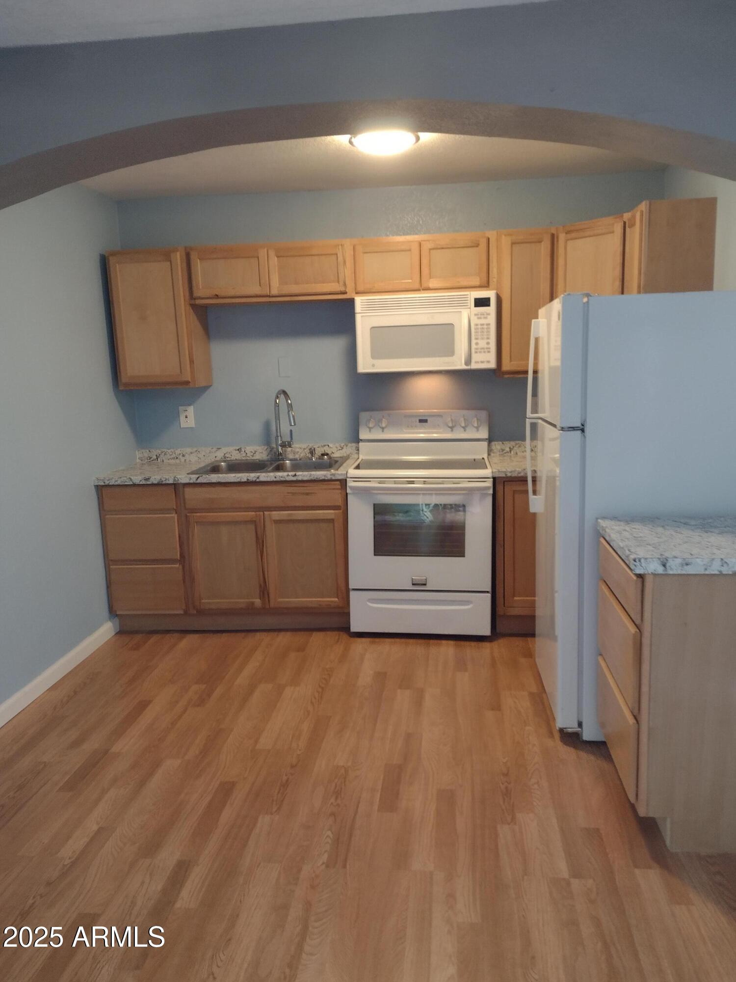2435 W YUMA Street