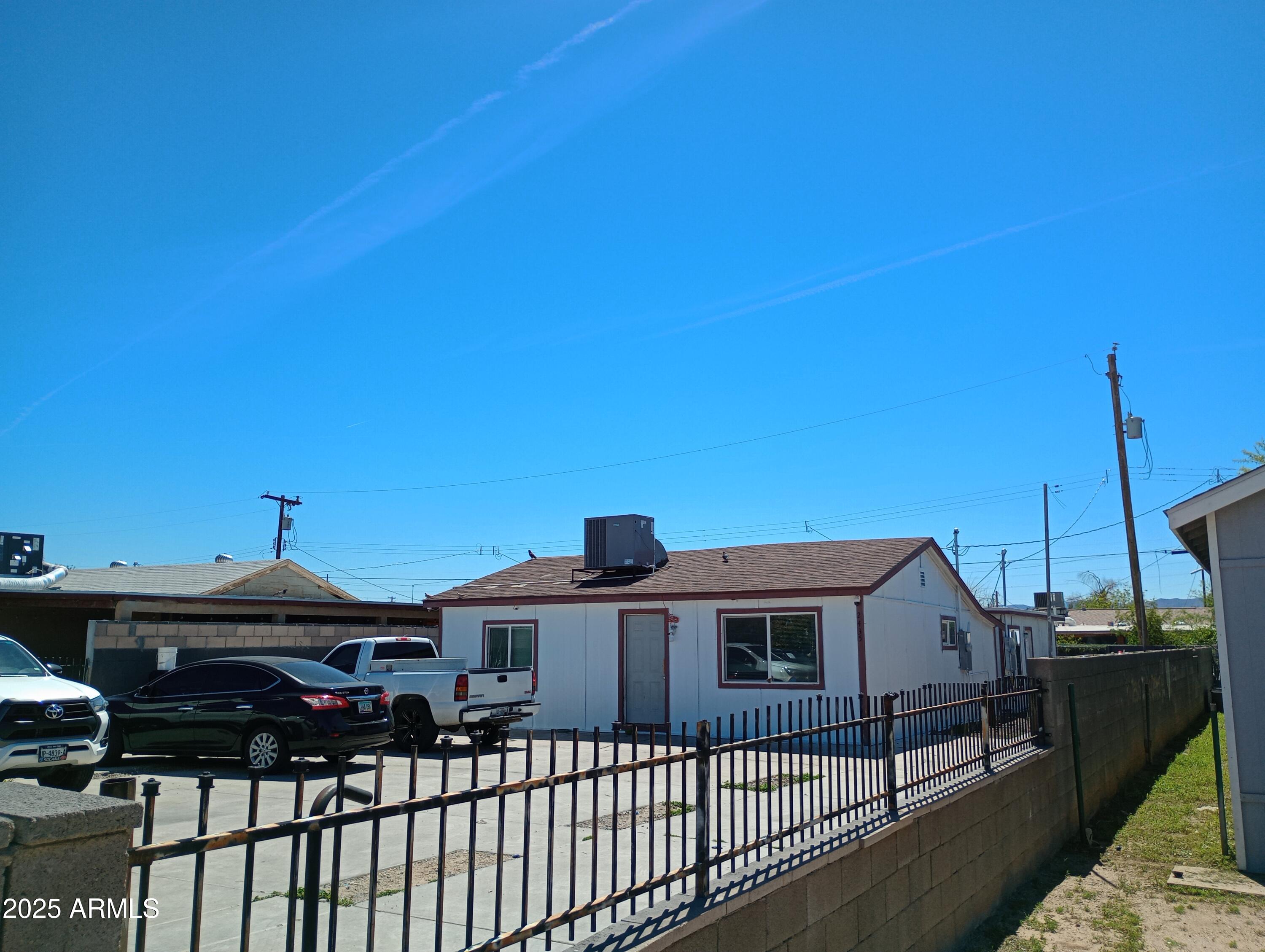 2435 W YUMA Street