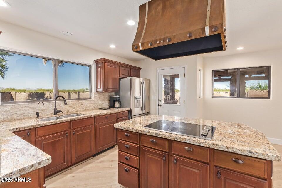 536 W CASA GRANDE LAKES Boulevard N