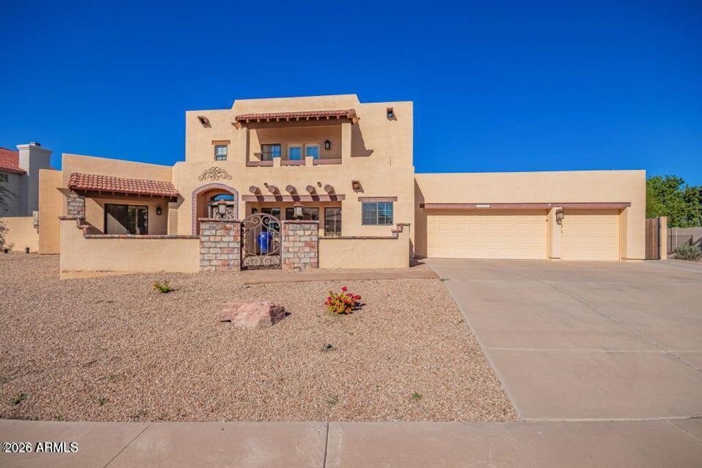 Photo of 536 W Casa Grande Lakes Boulevard N, Casa Grande, AZ 85122 (MLS # 6964746)
