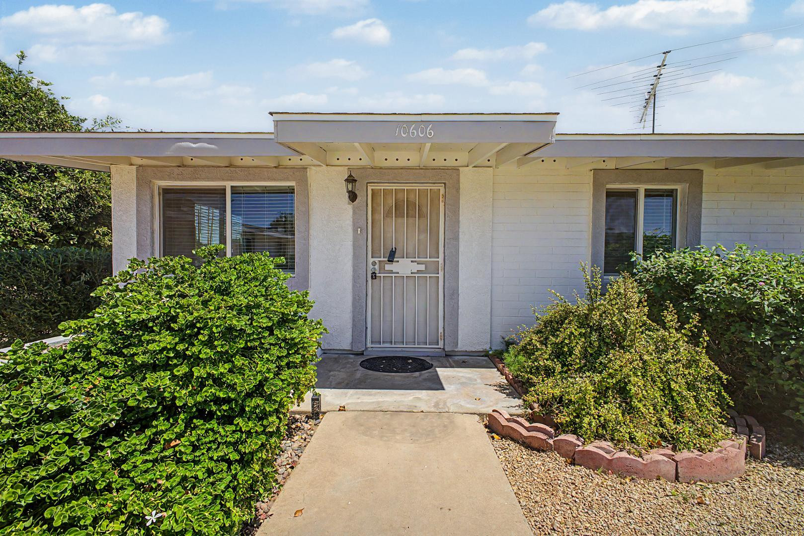10606 W OAKMONT Drive