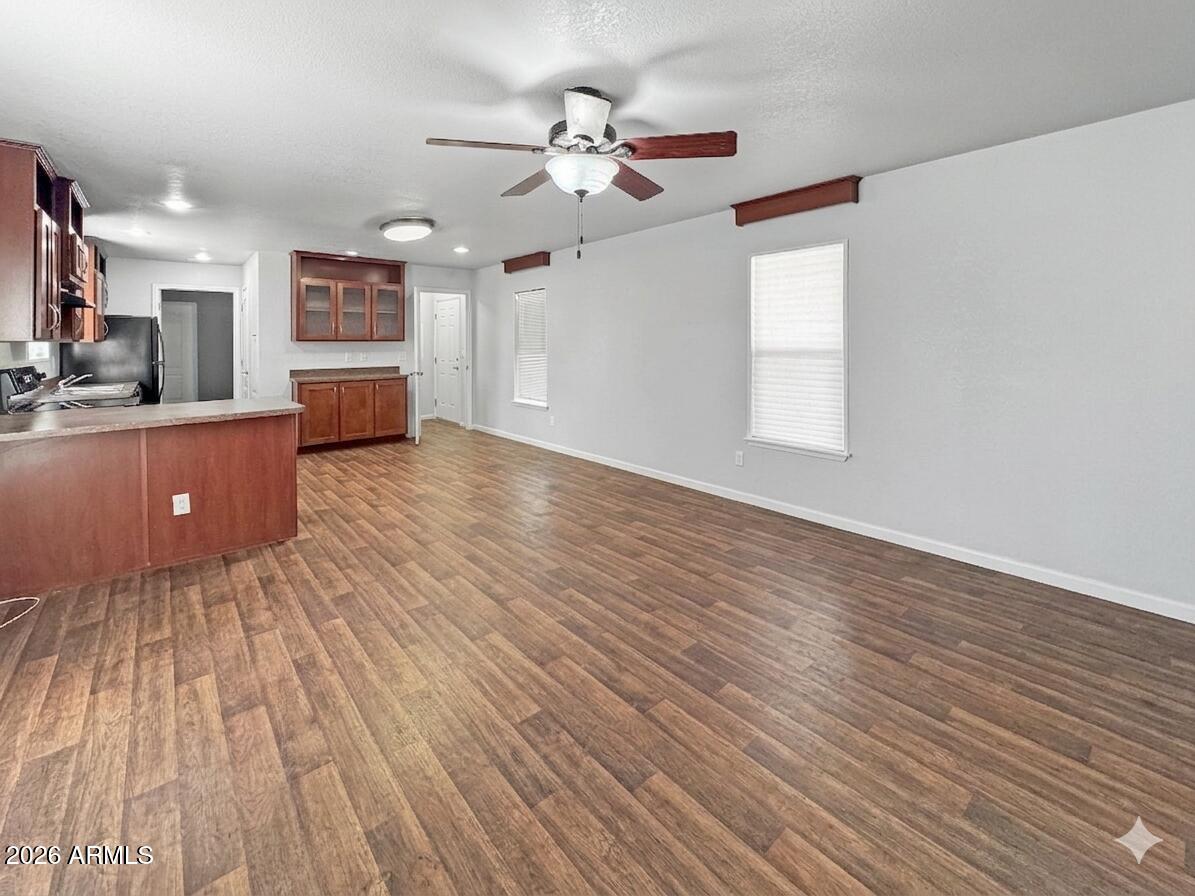 12721 W GREENWAY Road 184