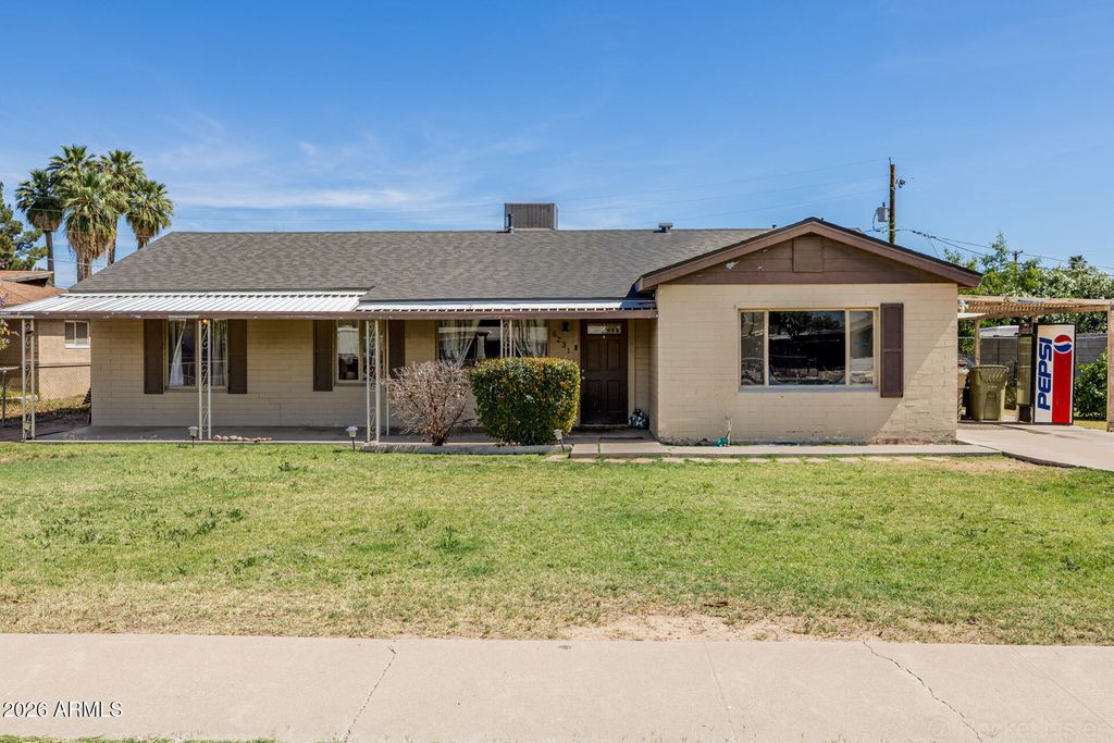 Photo of 6231 N 47th Drive, Glendale, AZ 85301 (MLS # 6994675)