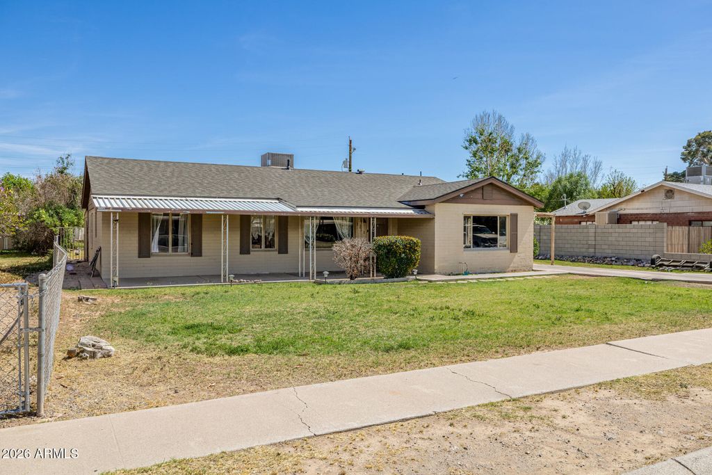 Photo of 6231 N 47th Drive, Glendale, AZ 85301 (MLS # 6994675)