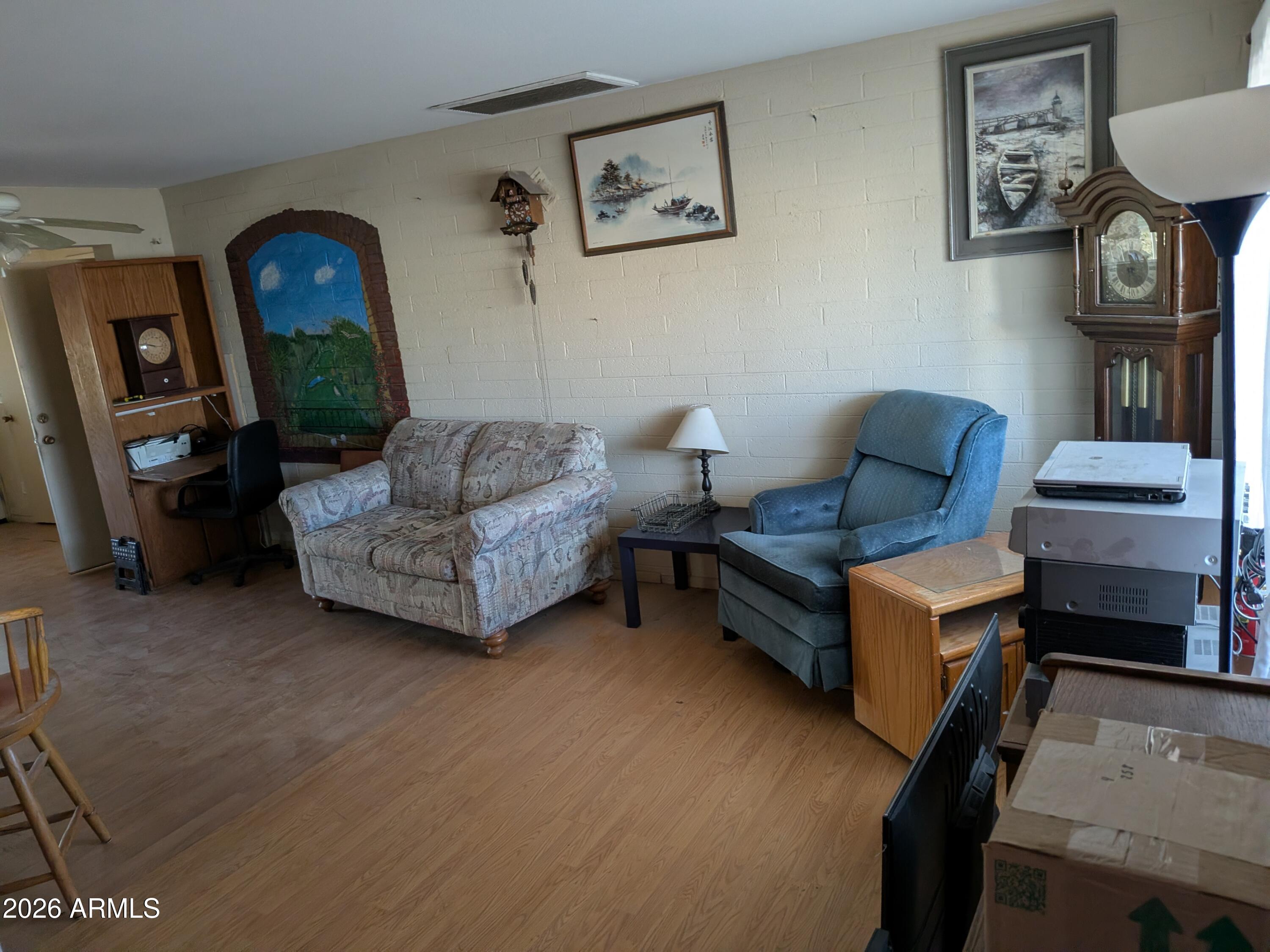 11819 N HACIENDA Drive