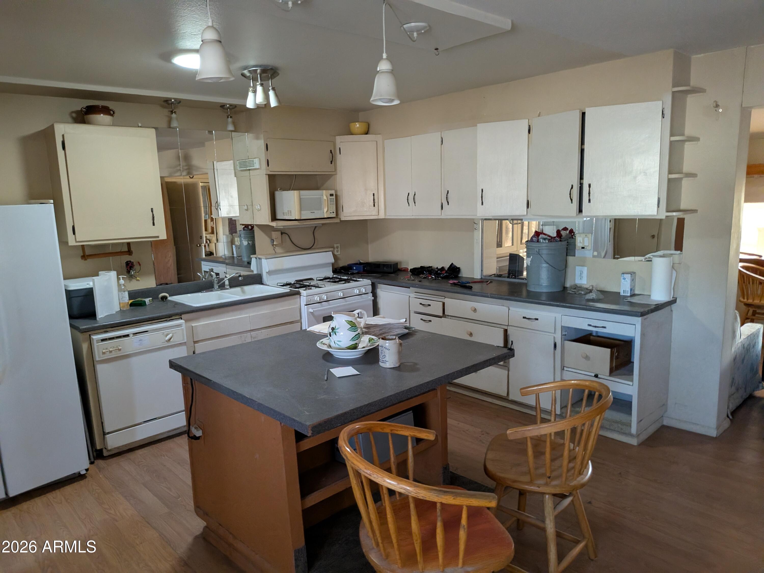 11819 N HACIENDA Drive