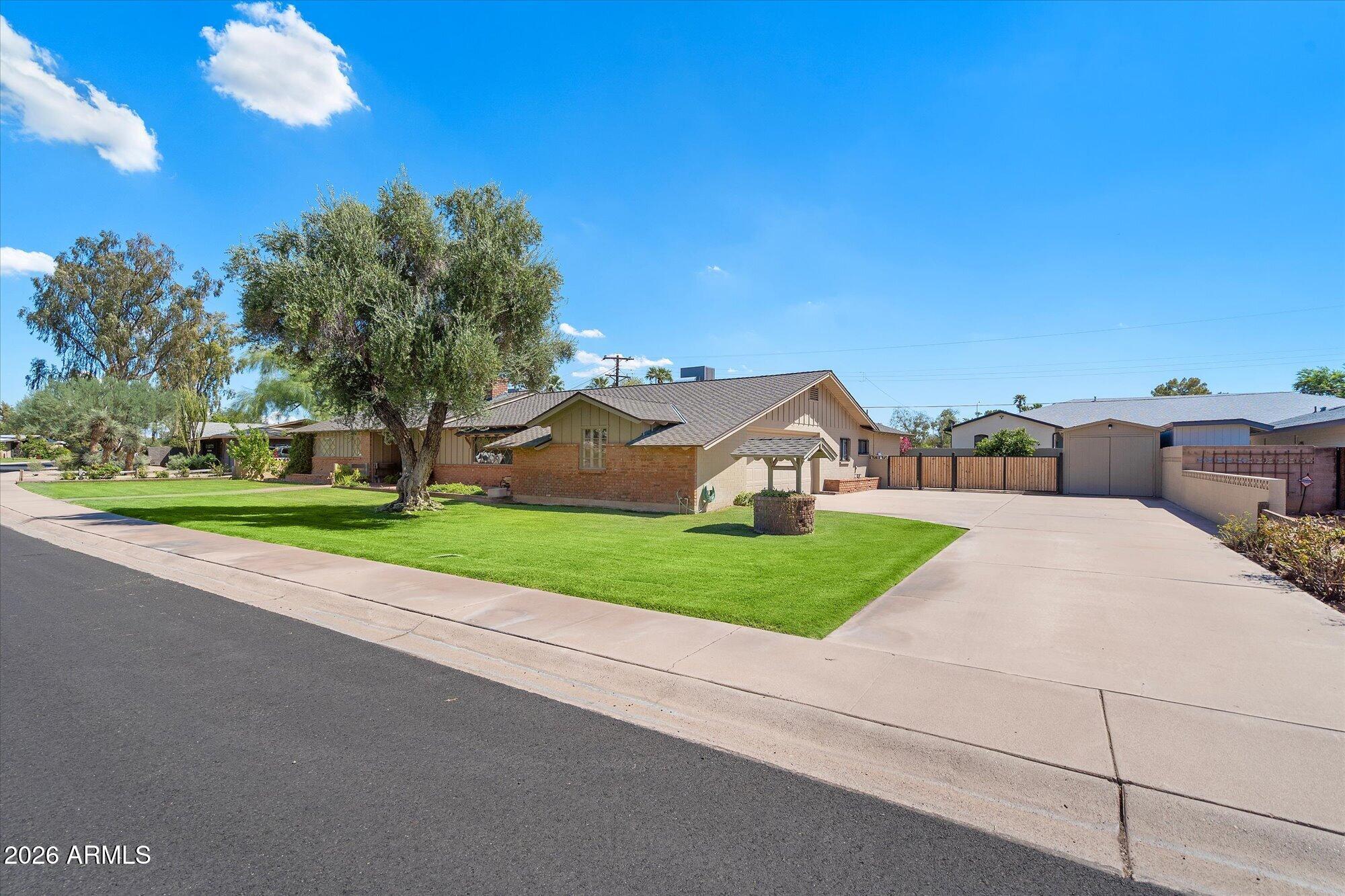 321 E Concorda Drive