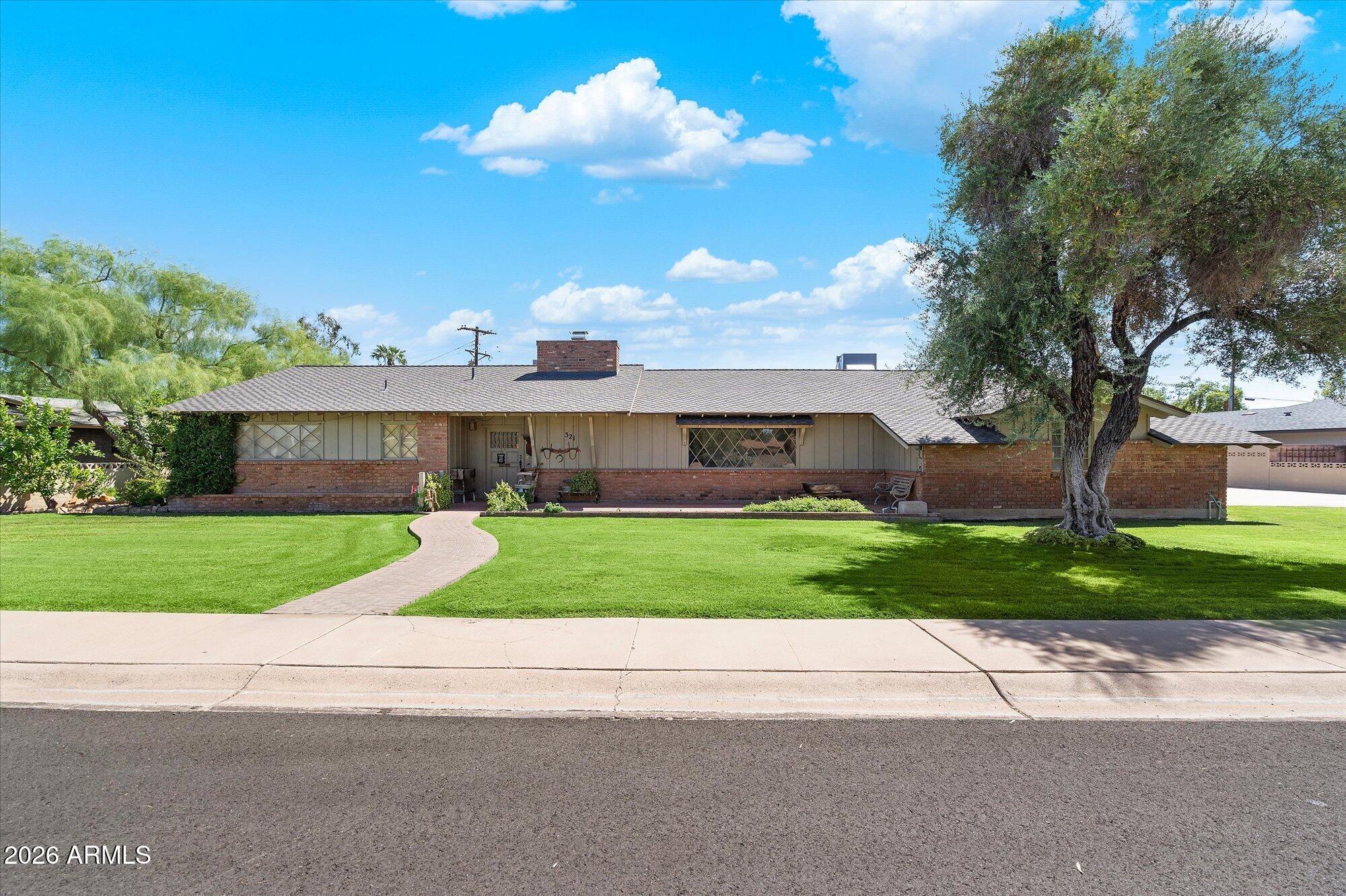 321 E Concorda Drive