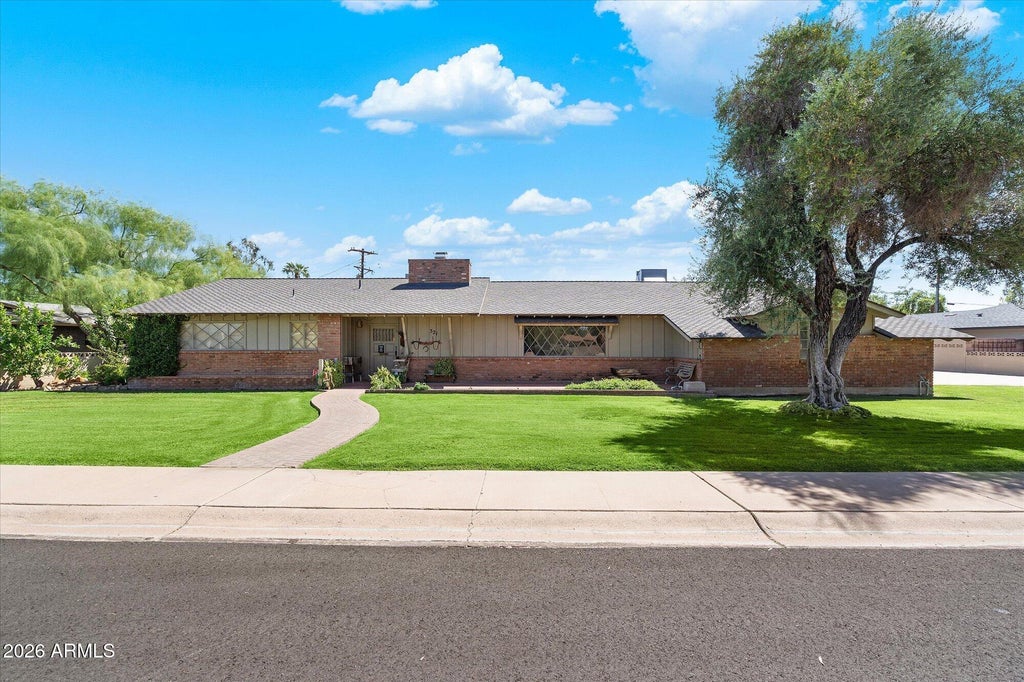 Photo of 321 E Concorda Drive, Tempe, AZ 85282 (MLS # 7083649)