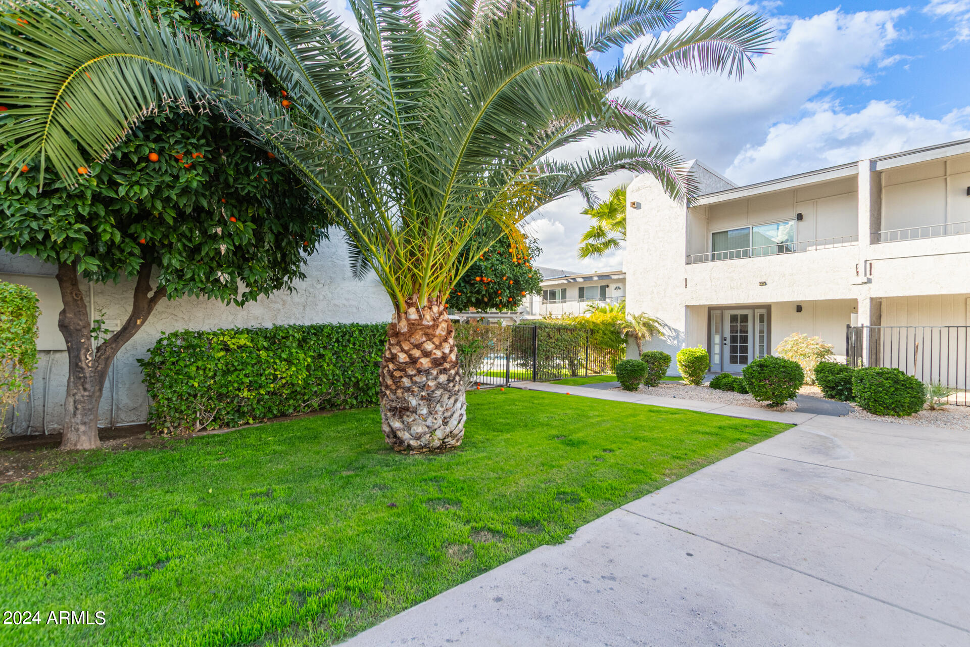 1602 E OCOTILLO Road 121