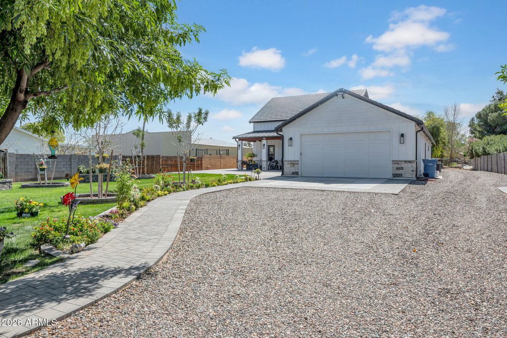 Photo of 159 E Water Tank Road, Gilbert, AZ 85296 (MLS # 6999436)