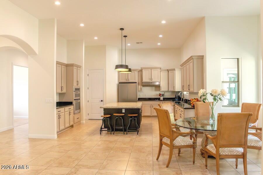 28142 N SANDRIDGE Drive