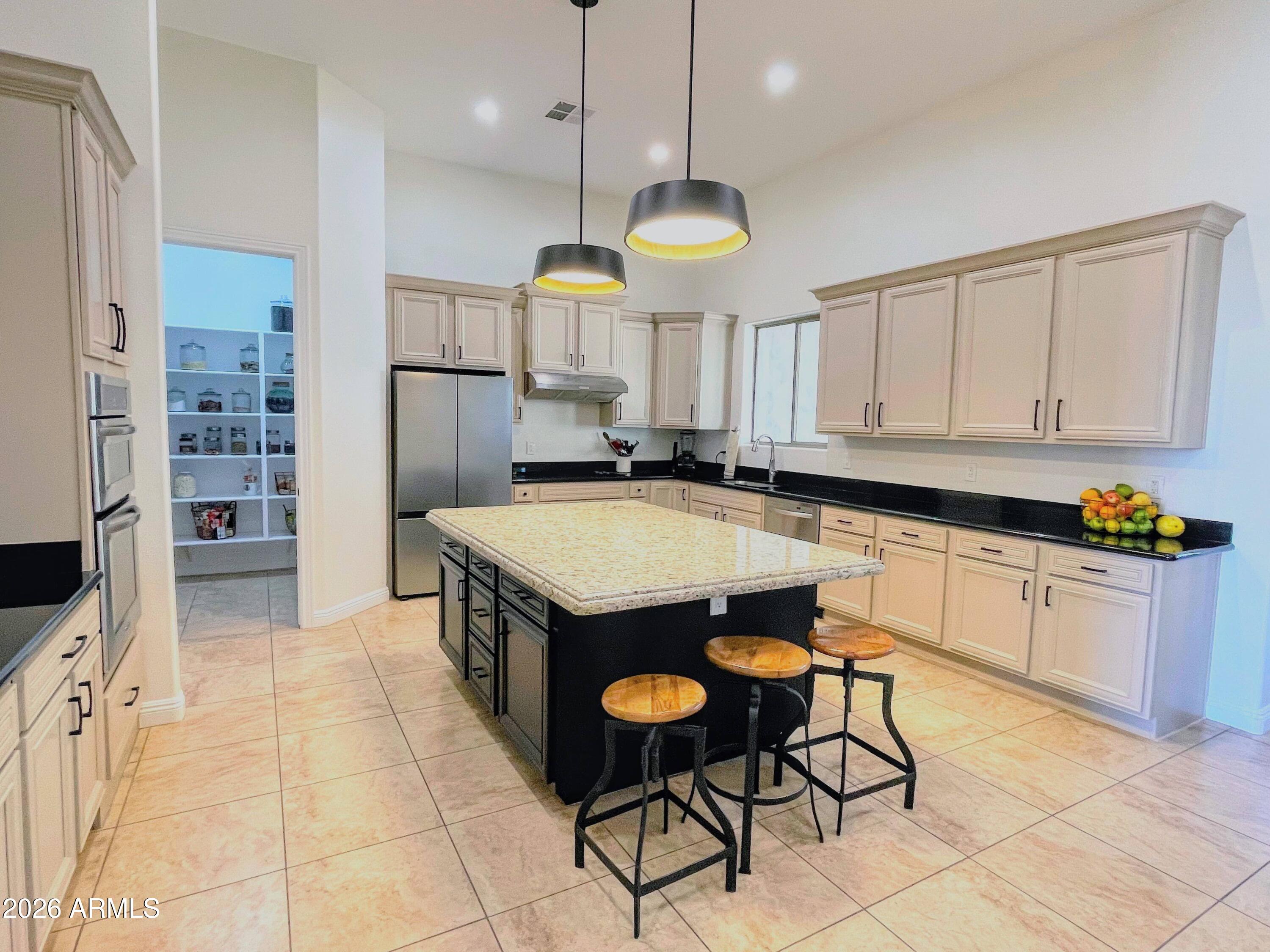 28142 N SANDRIDGE Drive