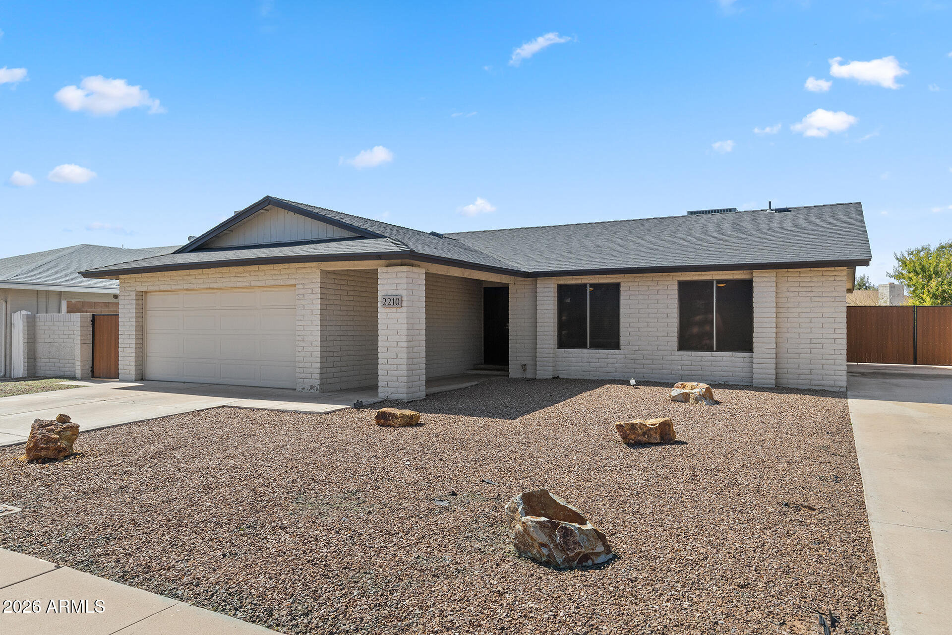 2210 E EDGEWOOD Avenue