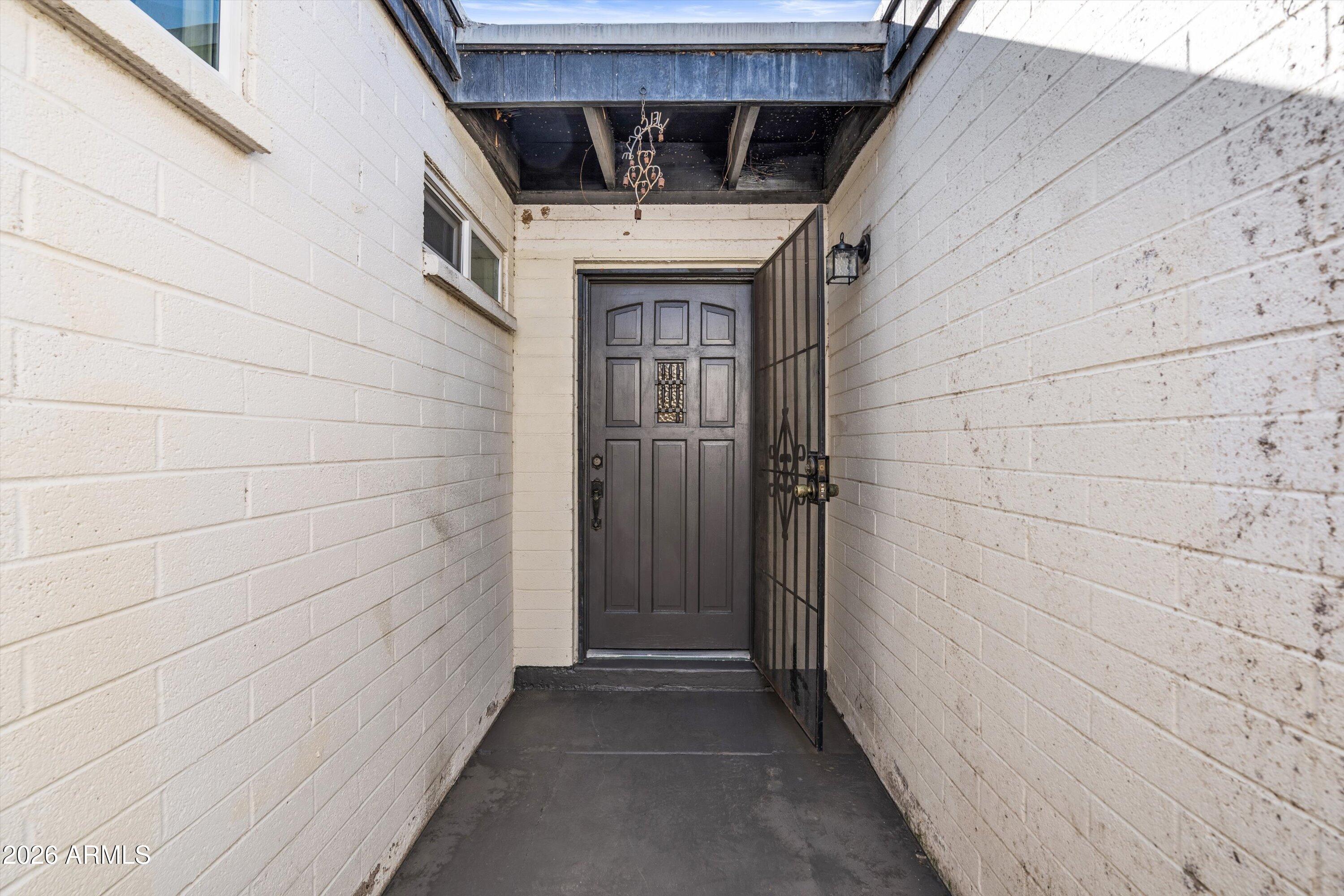 3817 W HARMONT Drive