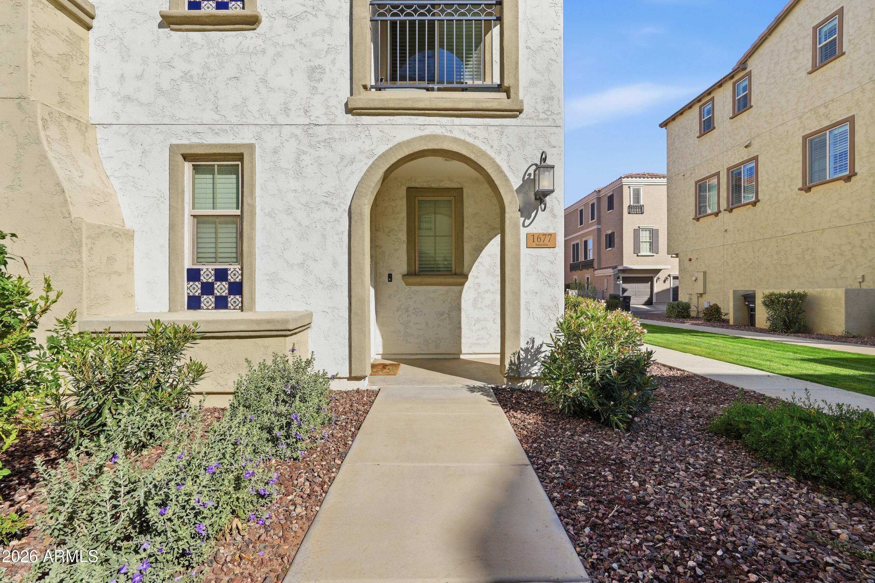 1677 E BRIDGEPORT Parkway