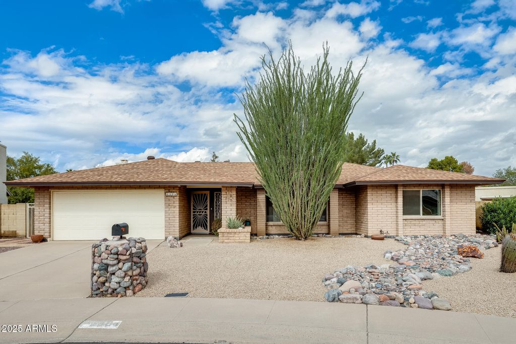 Photo of 6504 S Cole Drive, Tempe, AZ 85283 (MLS # 6933009)